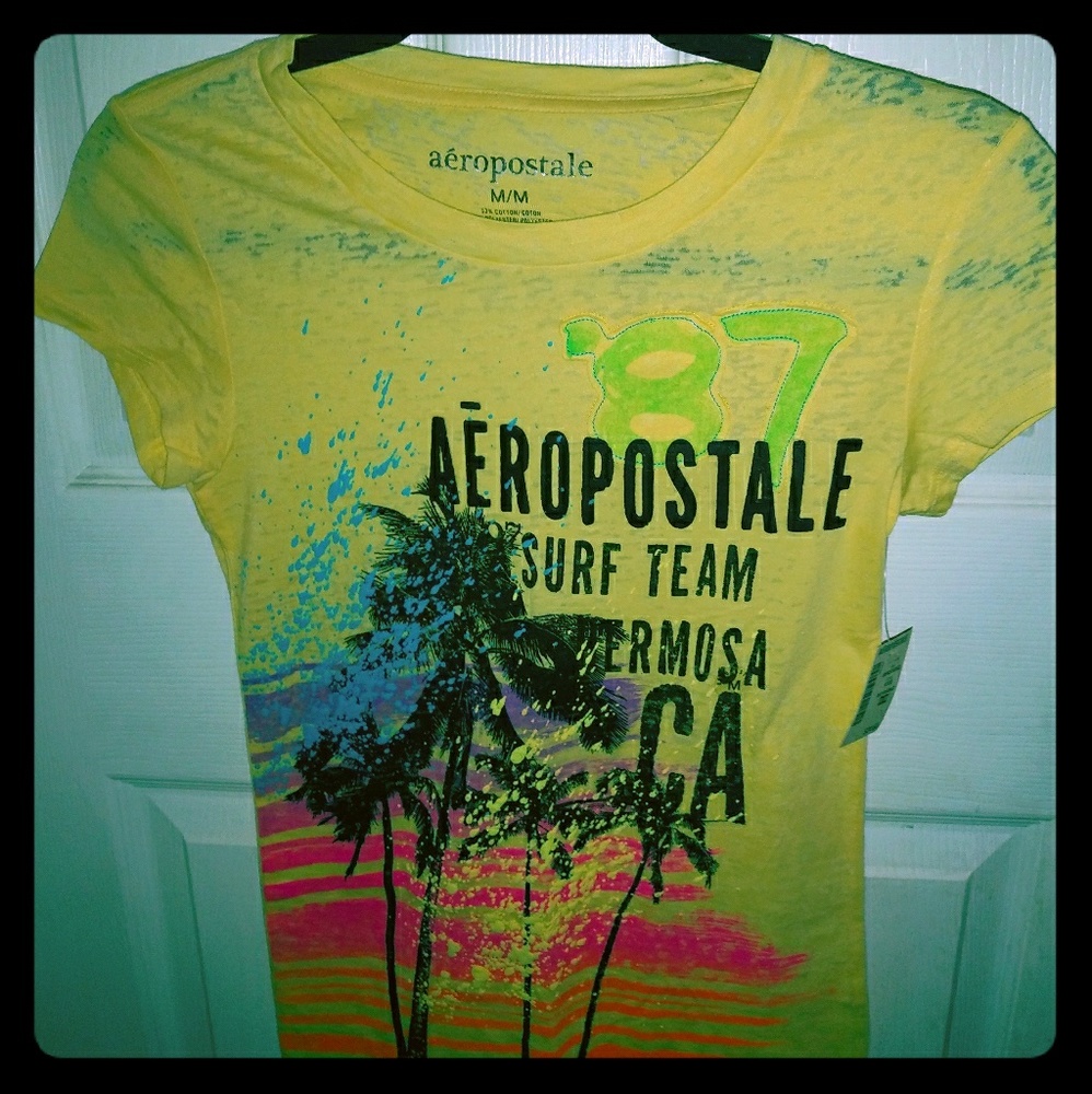 Aeropostale Graphic Tee NWT